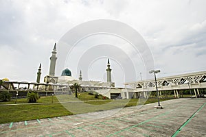 Madinatul Iman Mosque, the biggest mosque in Balikpapan City, East Kalimantan, Indonesia. photo