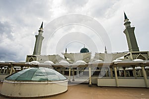 Madinatul Iman Mosque, the biggest mosque in Balikpapan City, East Kalimantan, Indonesia. photo