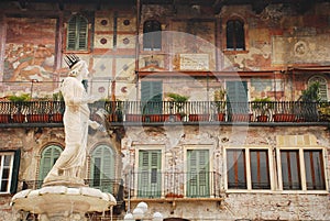 The Madonna Verona, Piazza Delle Erbe