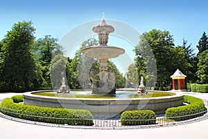 Madrid fuente de Alcachofa in Retiro Park photo