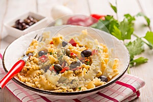 mafalde pasta with capsicum black olives