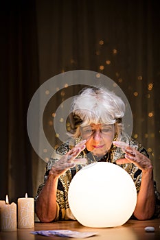 Magic woman telling future
