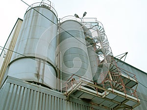 Magnesium smelter