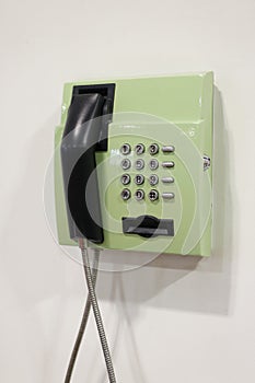 Magnetic card payphone