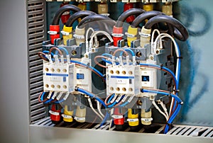 Magnetic contactor