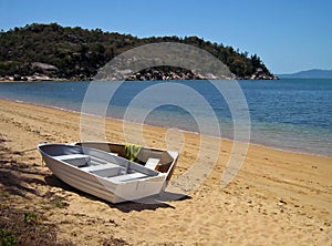 Magnetic Island Sourthen Beach Rowing Boats