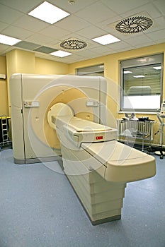 Magnetic resonance imaging scanner 10