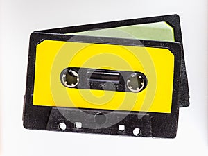 magnetic tape cassette