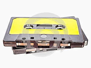 magnetic tape cassette