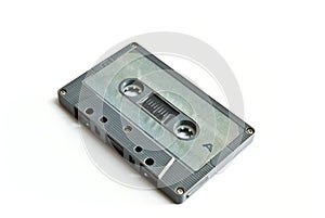 Magnetic tape cassette