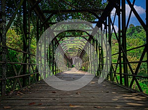 The magnificent Halaba steel bridge over the Hali-ela.