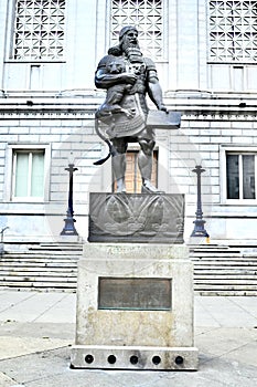 King Ashurbanipal statue Civic Center San Francisco 1