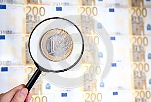 Magnifier zooming one euro