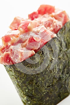 Maguro Seaweed Gunkan