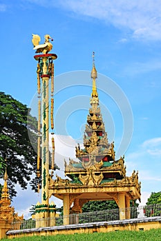 Maha Wizaya Pagoda, Yangon, Myanmar photo