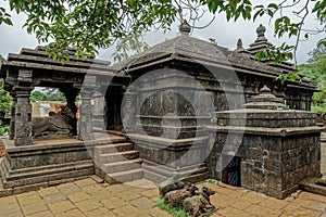 Mahabaleshwar shiva TempleThis temple is built in Hemadpanti style.Old Mahabaleshwar