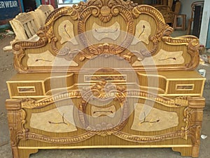Maharaja wood bed