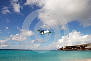 Maho Beach Plane Landing Saint Martin photo