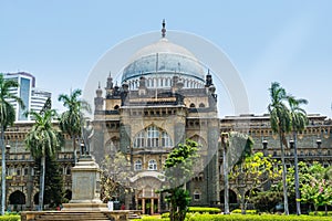 Main building of Chhatrapati Shivaji Maharaj Vastu Sangrahalaya, formerly The Prince of Wales Museum,  the main museum in Mumbai,