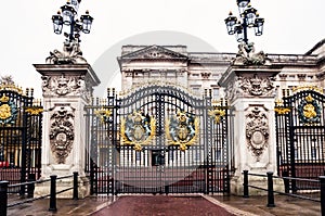 Main gate of Buckingham Palace, London