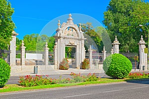 Main Gate in Buen Retiro Park photo