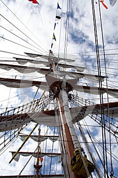 Main mast on pirate ship