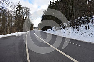 main road between Barweiler and NÃ¼rburg in winter