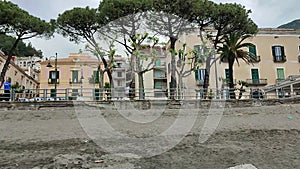 Maiori - Panoramica del lungomare dalla spiaggia