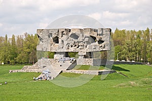 Majdanek Monument