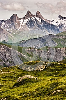 Majestic Alpine Peaks: Awe-Inspiring Aiguilles d& x27;Arves Landscape in Savoie