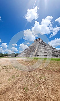 Majestic Chichén Itzá: Capturing the Beauty of Castillo de Kukulcán