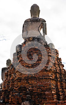 Majestic ruins of 1629 Wat Chai Watthanaram built by King Prasat