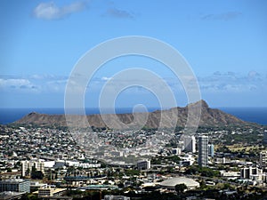 A Majestic View: Diamond Head and Honolulu's Splendor