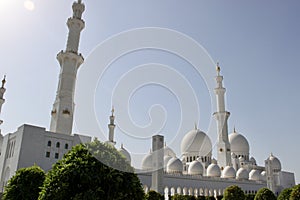 The majestic white mosque of Sheikh Zayed in Abu Dhabi.