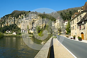 Major Dordogne travel destination La Roque-Gageac