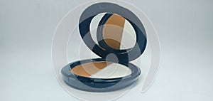 make up, tools to make face shadows, tools to beautify the contours