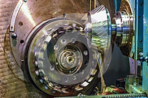 Making bevel gear gear-cutting head with oil cooling. Gear cutting production at a machine-building enterprise