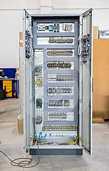 Making an electricity panel board - the inside of the panel