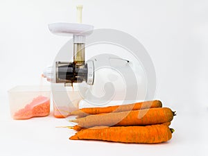 Making fresh carot juice