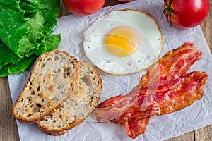 Making open face sandwich