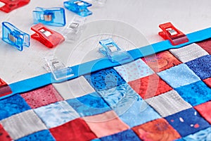 Making of quilt binding by dint of sewing quilting clips