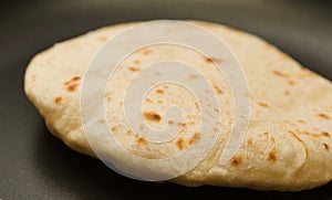 Making sourdough leavened pita-like flatbread