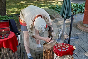 Making souvenir of metal coins