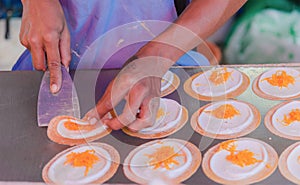 Making of Thai Crisp Tart (sweetmeat) photo