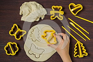 Making toys for Christmas decorations from salt dough. Step 4