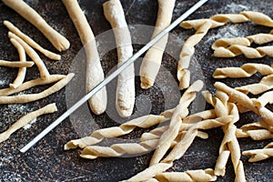 Making whole wheat flour pasta fusilli al ferro