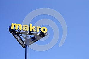 Makro