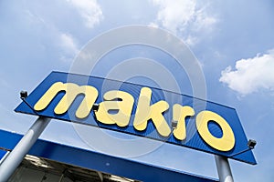 Makro sign at branch