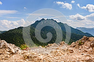 Národný park Malá Fatra, pohľad z vrcholu Kis-Rozsutec, Malý Rozsutec až po vrchol Veľký Rozsutec. Horská krajina