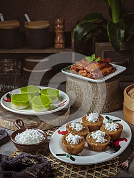 Malay dessert called kuih kaswi, kuih seri muka and popia sira